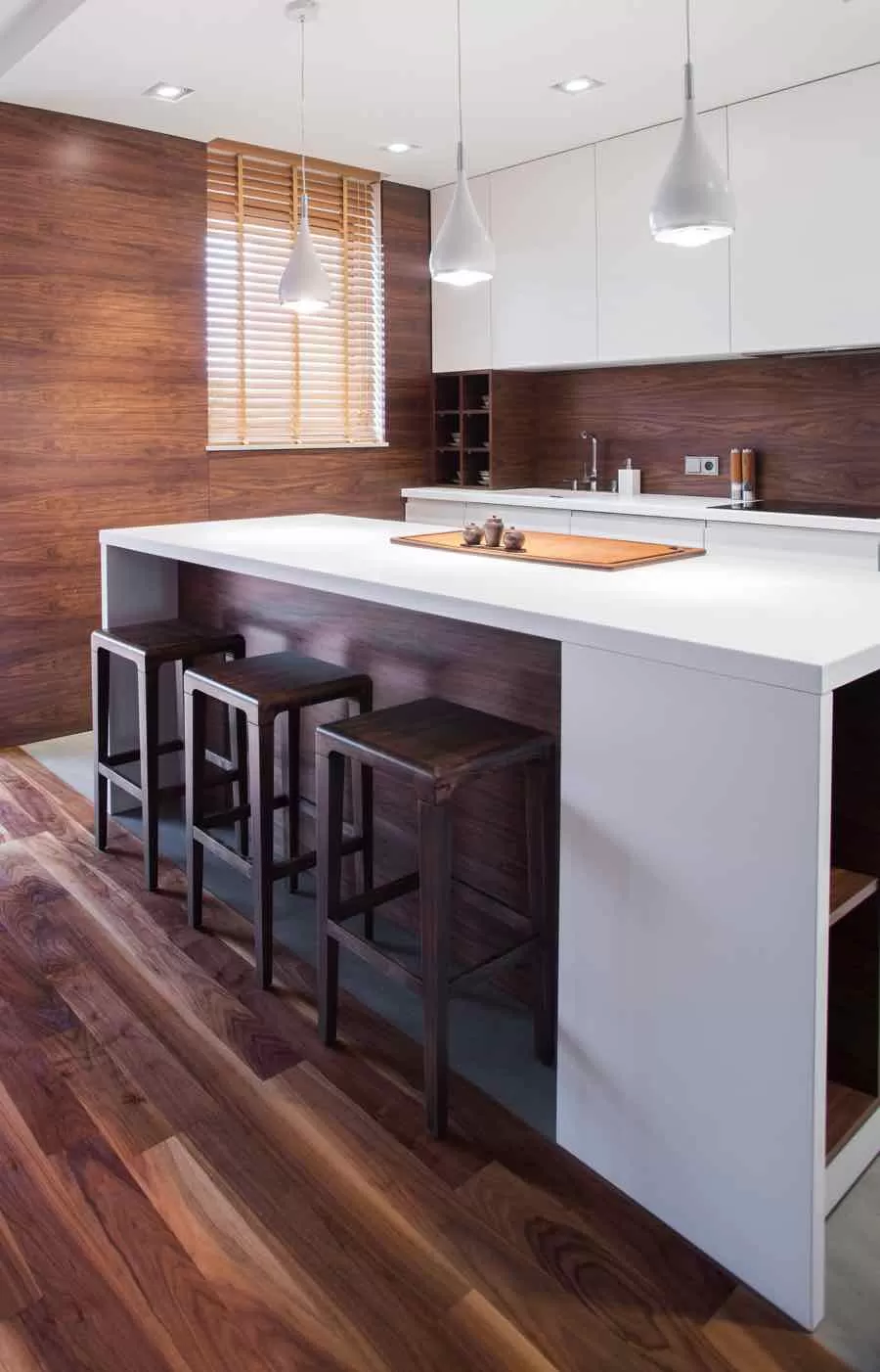 elegant-wooden-kitchen-interior-PXBUVCB.jpg